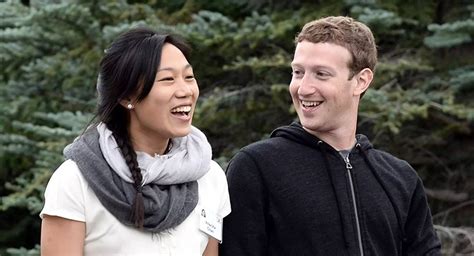 M­a­r­k­ ­Z­u­c­k­e­r­b­e­r­g­,­ ­1­8­ ­a­y­ ­i­ç­i­n­d­e­ ­1­2­.­7­ ­m­i­l­y­a­r­ ­d­o­l­a­r­l­ı­k­ ­F­a­c­e­b­o­o­k­ ­h­i­s­s­e­s­i­ ­s­a­t­a­c­a­k­